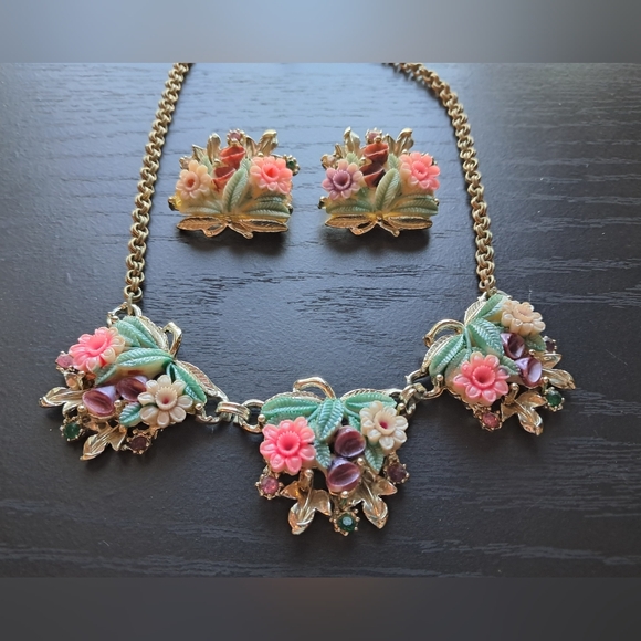 Vintage 1950s Floral Celluloid & Rhinestone Choker Necklace & Clip On Earrings - Picture 7 of 10